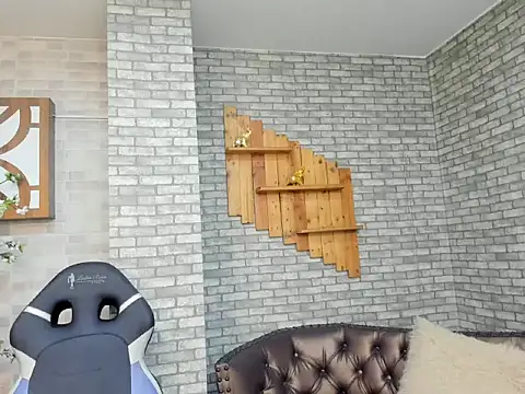 Alisonn Doll online show from 6, 11, 2025