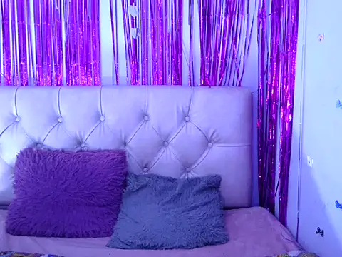 Snapshot of Cherrythx chatting on 3, 11, 2025 Cherrythx online show from 3, 11, 2025