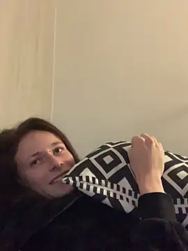 GoldenPussy1329 online show from 18, 11, 2025