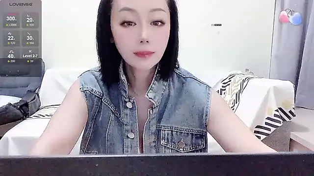 Snapshot of Smile-- chatting on 18, 10, 2025 Smile-- online show from 18, 10, 2025