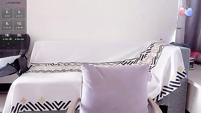 Snapshot of Smile-- chatting on 31, 10, 2025 Smile-- online show from 31, 10, 2025