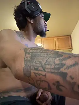 thefreakscomeoutatnight online show from 24, 4, 2026