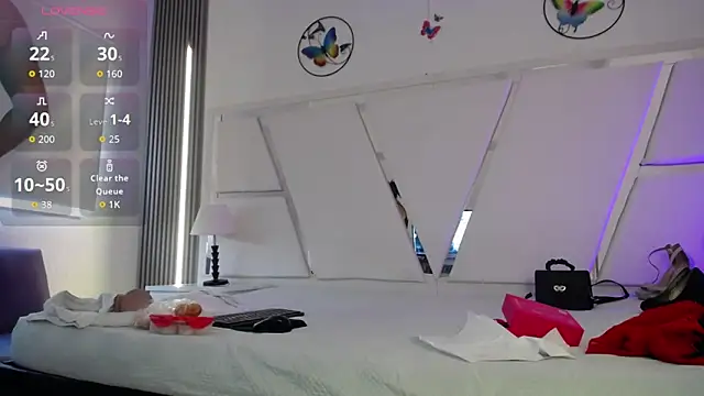 chloe  Jones  online show from 25, 3, 2026