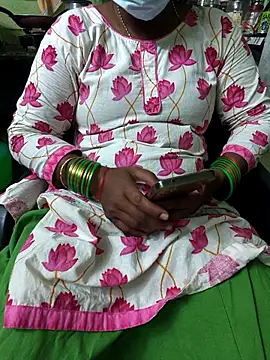 Snapshot of Tamilselviroja- chatting on 6, 4, 2026 Tamilselviroja- online show from 6, 4, 2026