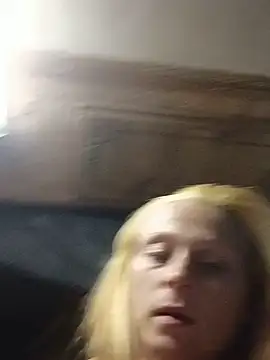 Snapshot of Queen2454 chatting on 4, 7, 2026 Queen2454 online show from 4, 7, 2026