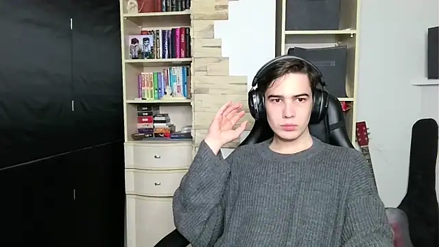 Snapshot of _Chris_Next_Door_ chatting on 30, 10, 2025  Chris Next Door  online show from 30, 10, 2025