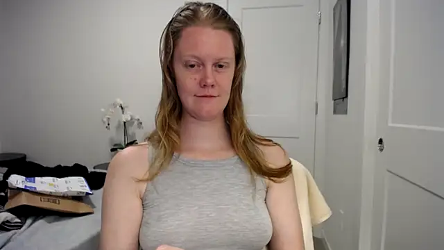 Snapshot of naughtyfox89 chatting on 21, 4, 2026 naughtyfox89 online show from 21, 4, 2026