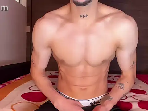 Snapshot of strongManLatino chatting on 23, 5, 2026 strongManLatino online show from 23, 5, 2026