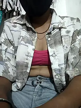 Snapshot of Hotty_ruvi chatting on 17, 10, 2025 Hotty ruvi online show from 17, 10, 2025