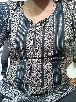 Snapshot of Hotty_ruvi chatting on 5, 11, 2025 Hotty ruvi online show from 5, 11, 2025