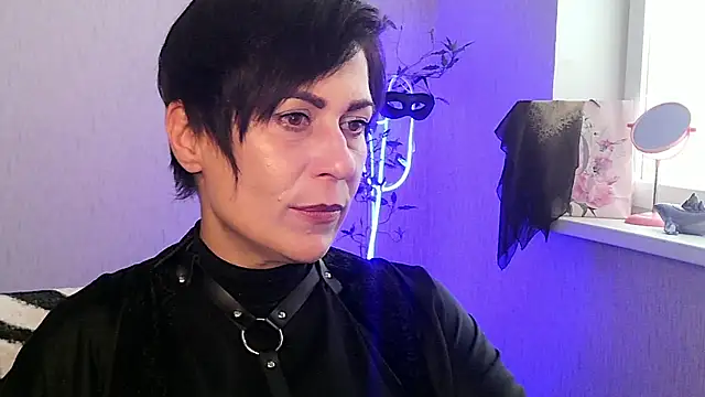 Ashley Brookss online show from 13, 11, 2025