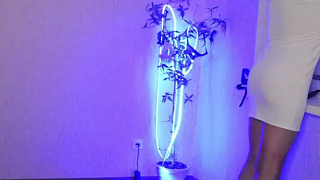 Ashley Brookss online show from 5, 12, 2025