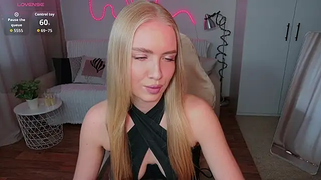 TessaGrays online show from 28, 4, 2026