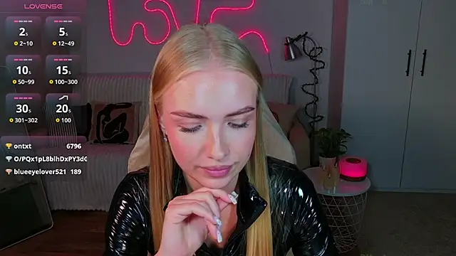 TessaGrays online show from 31, 5, 2026