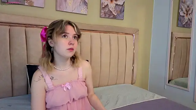 Lucia Copper online show from 9, 11, 2025