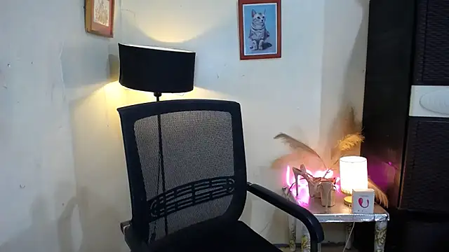 Kylaanne online show from 20, 10, 2025