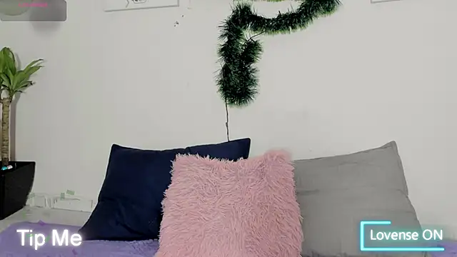 Ainoa Pink online show from 2, 12, 2025