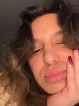 Snapshot of Luisaa_rosee chatting on 3, 10, 2025 Luisaa rosee online show from 3, 10, 2025