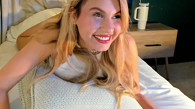Snapshot of mia_curry chatting on 23, 6, 2026 mia curry online show from 23, 6, 2026