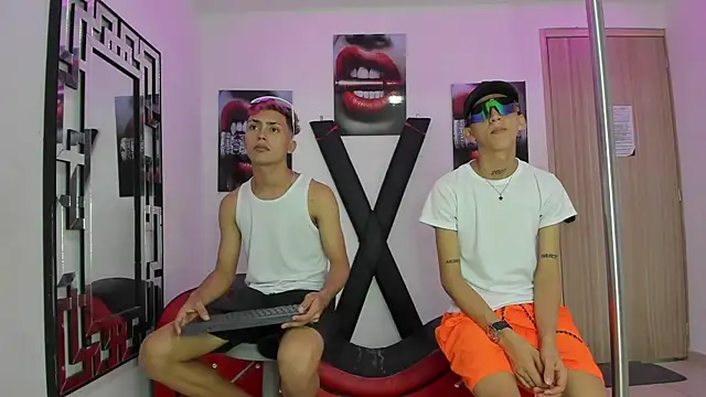 VERY HOT GUYS online show from 16, 11, 2025