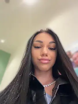 Snapshot of ilariea_girl chatting on 10, 5, 2026 ilariea girl online show from 10, 5, 2026