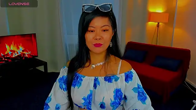 Snapshot of BeckySunday chatting on 4, 10, 2025 BeckySunday online show from 4, 10, 2025
