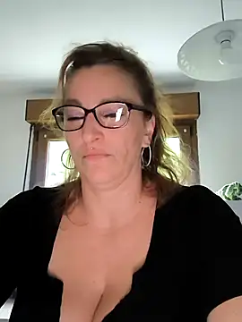 Snapshot of Fifi83Bell chatting on 20, 3, 2026 Fifi83Bell online show from 20, 3, 2026