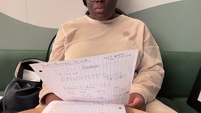 nanaisbackk online show from 16, 12, 2025