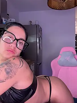 LaPetiteKim online show from 15, 3, 2026