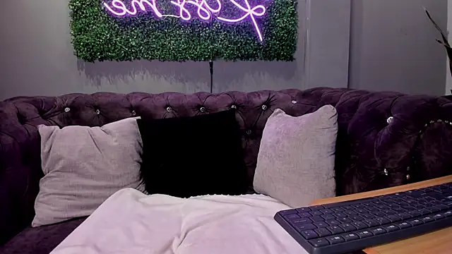 scarlettvelvet  online show from 27, 10, 2025