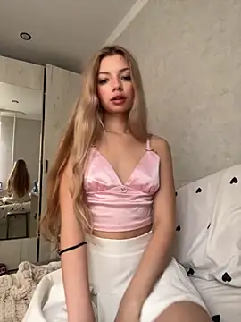  Siennaaa  online show from 10, 11, 2025