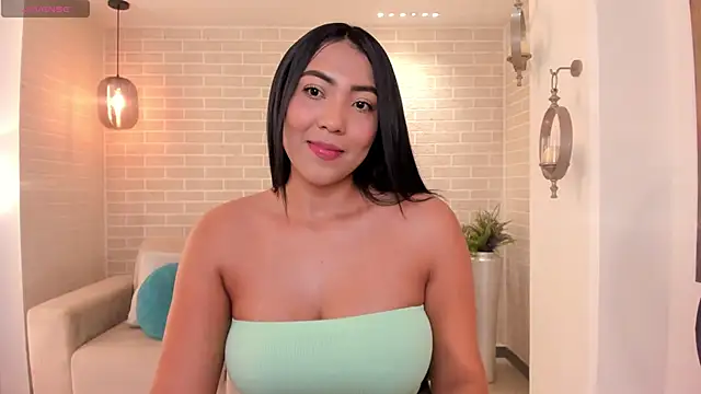 Snapshot of NatalieLewis chatting on 17, 5, 2026 NatalieLewis online show from 17, 5, 2026