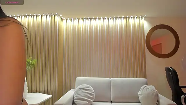 Snapshot of NatalieLewis chatting on 20, 5, 2026 NatalieLewis online show from 20, 5, 2026