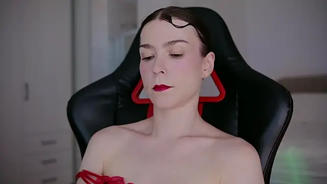 Snapshot of WowHelloAlice chatting on 4, 8, 2026 WowHelloAlice online show from 4, 8, 2026