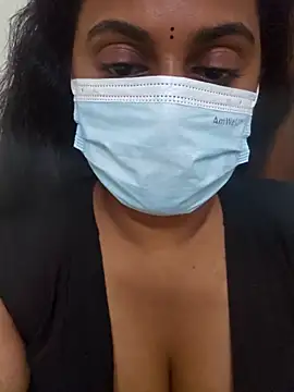 Dheronika sweetie online show from 7, 4, 2026