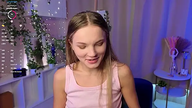 JulieLupo online show from 8, 11, 2025