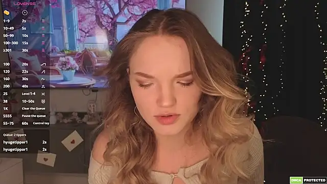 JulieLupo online show from 7, 4, 2026