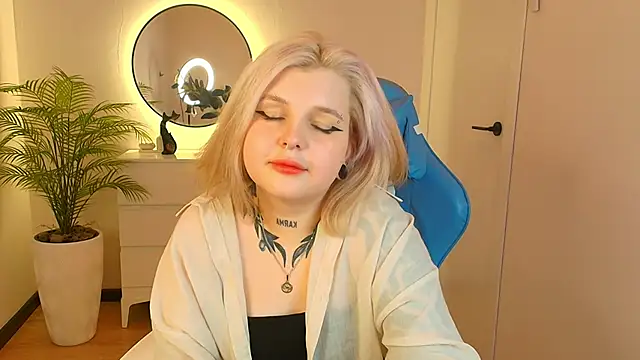 Shad0wPurr online show from 3, 10, 2025