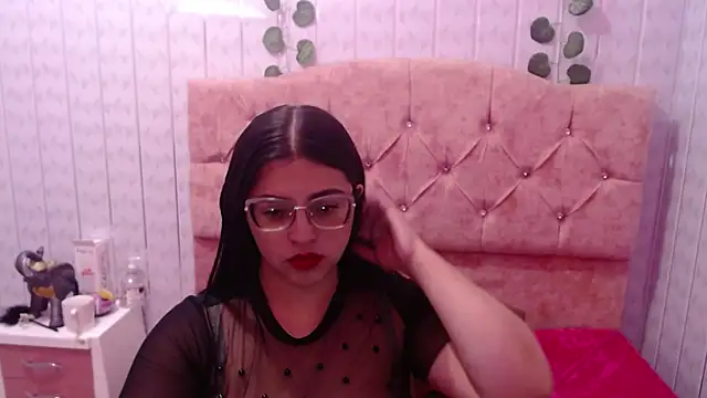 Melaniie Bonnet online show from 3, 10, 2025