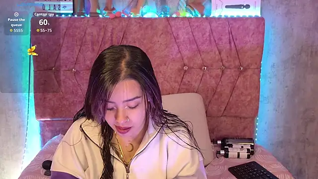 Snapshot of Mia_lopez_1 chatting on 17, 6, 2026 Mia lopez 1 online show from 17, 6, 2026