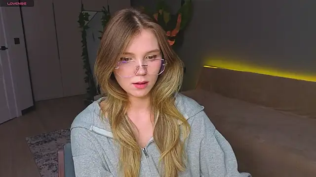 Snapshot of linakorvin chatting on 20, 4, 2026 linakorvin online show from 20, 4, 2026