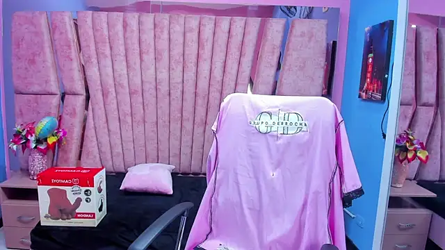 sarah sweett  online show from 25, 3, 2026