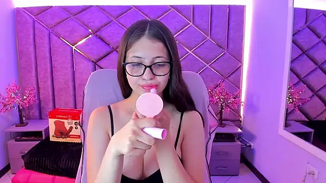 Snapshot of sarah_sweett_ chatting on 28, 7, 2026 sarah sweett online show from 28, 7, 2026