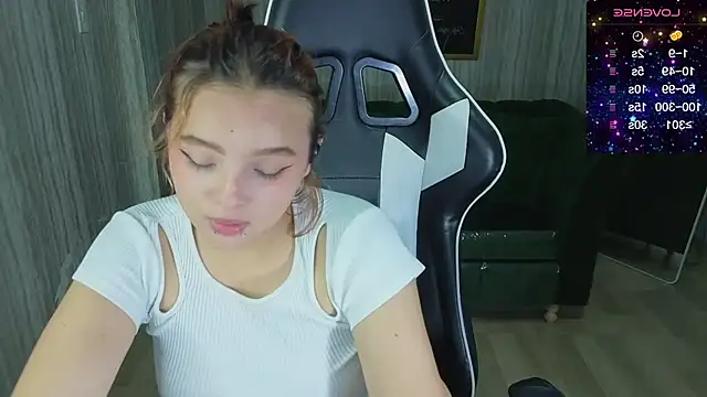 mia foster t online show from 13, 11, 2025