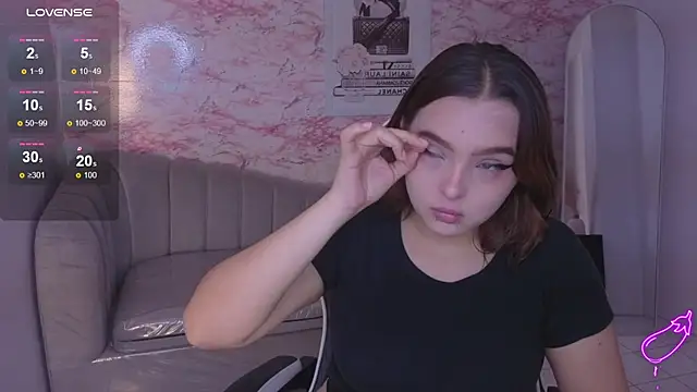 Snapshot of mia_foster_t chatting on 2, 3, 2026 mia foster t online show from 2, 3, 2026