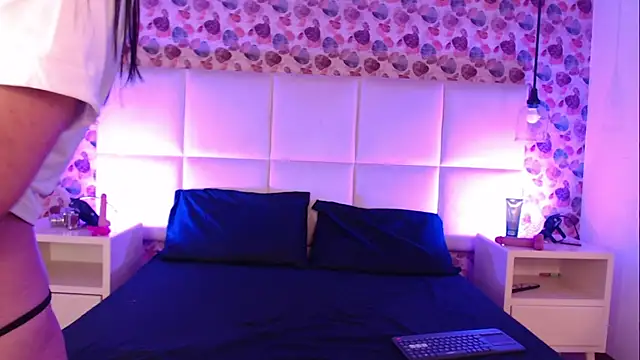 IssisLancaster online show from 25, 11, 2025