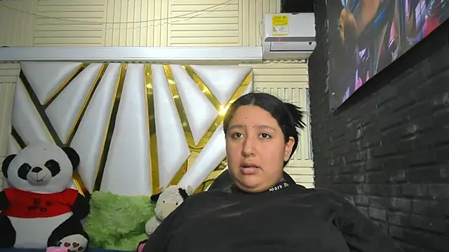 DulcineaSaenz online show from 15, 10, 2025