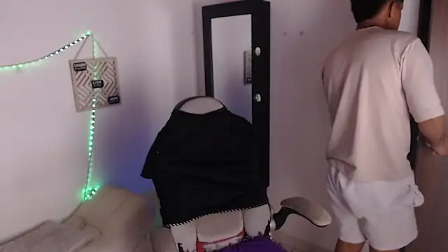 Snapshot of Dylan_horny chatting on 9, 10, 2025 Dylan horny online show from 9, 10, 2025