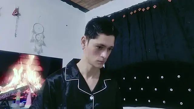 Tyler cat online show from 15, 10, 2025