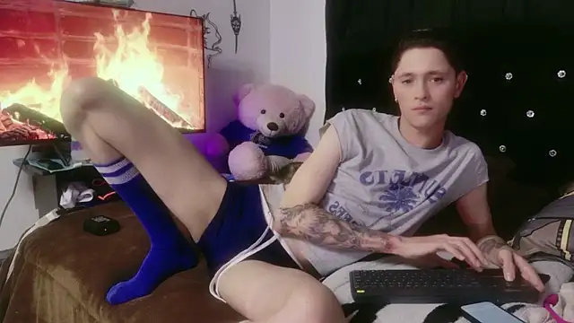 Tyler cat online show from 13, 11, 2025